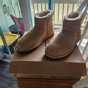 Ugg Classic Mini II